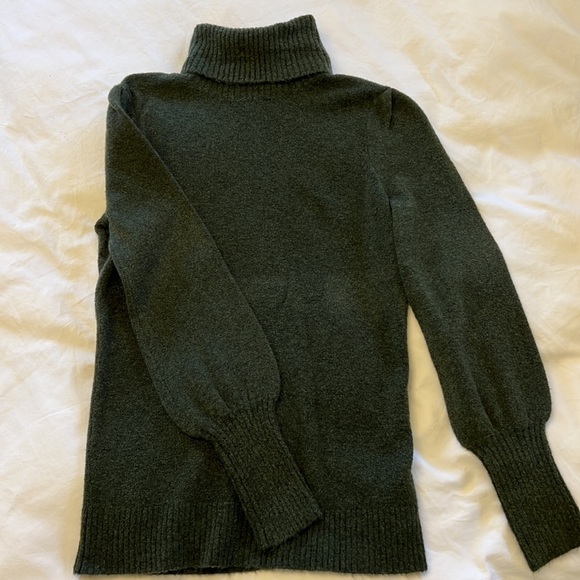 J. Crew puff sleeve turtleneck in dark green in size XXS - Picture 2 of 3